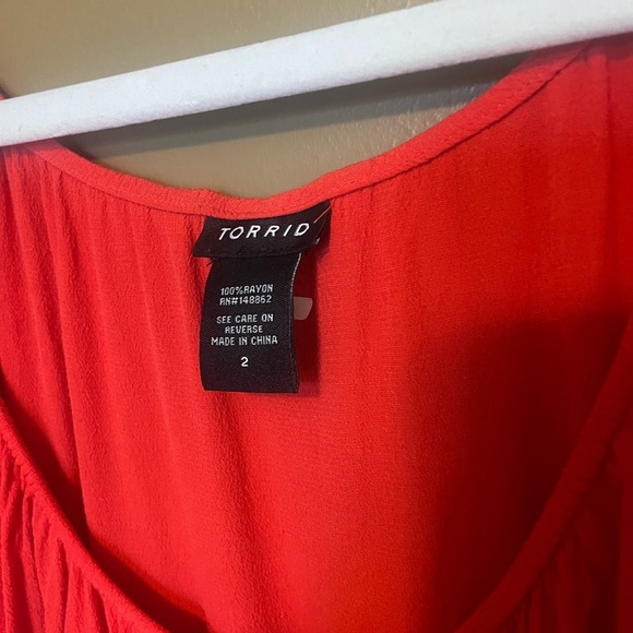 Torrid Red Flutter Sleeve Relaxed Fit Flowy Top Size 2 - Picture 4 of 9